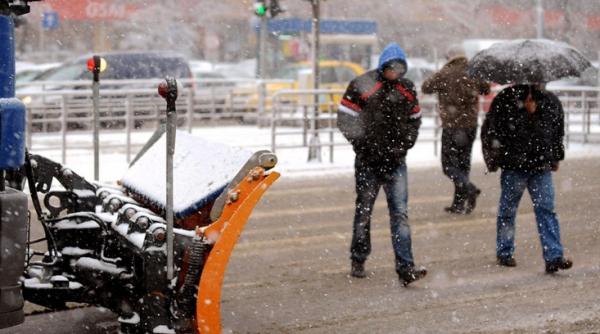 liniile 106 421 si 312 circula pe trasee modificate din cauza carosabilului impracticabil din capitala