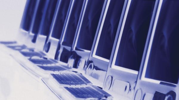 vanzarile de computere in romania au scazut cu 5 5