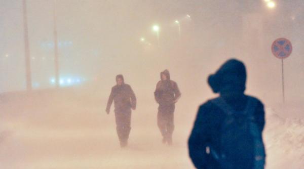 peste 300 de localitati din tara sunt izolate din cauza gerului si a zapezii