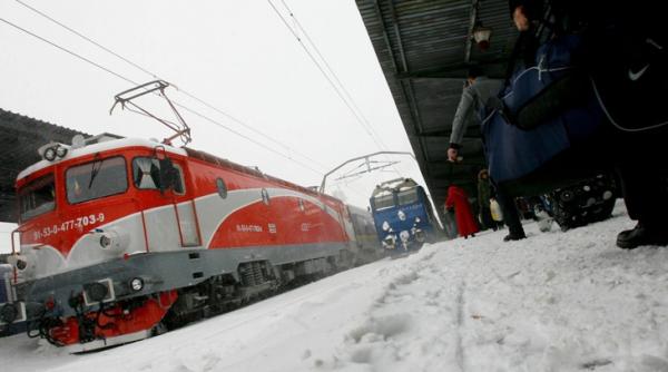 214 trenuri anulate din cauza ninsorii si a viscolului vezi situatia actualizata a traficului feroviar
