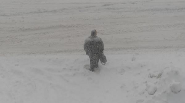 colegul nostru florin condurateanu in prima linie la deszapezire