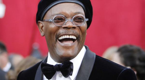 samuel l jackson l am votat pe obama pentru ca e negru nu mi a pasat ce rahaturi spunea in fond e politician