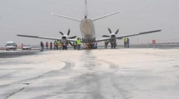 un avion a derapat si a iesit de pe pista in craiova mai multi pasageri ar fi sarit din aeronava