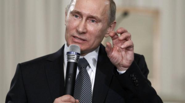 vladimir putin promite ca va mari salariile medicilor si profesorilor universitari cu 200