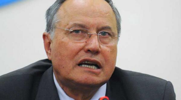 pedelistul toader si a pus poalele in cap apoi cenusa