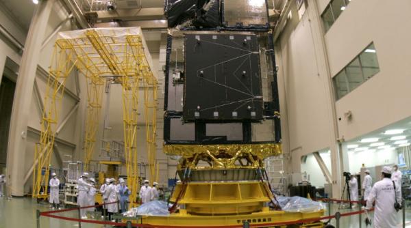 aspiratorul spatial elvetienii vor dezvolta un satelit care sa adune gunoiul de pe orbita