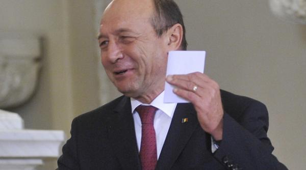 opt laureati ai premiului nobel i au scris lui basescu vezi ce ii cer