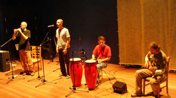 pentru aniversarea i din a einuiea canta la serendipity