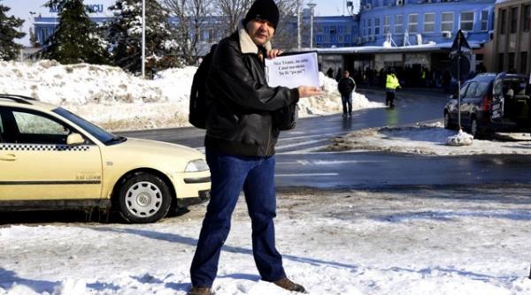 un roman duce piata universitatii la tropice chiar si ecuatorul striga jos basescu