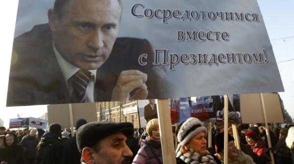 aproximativ 50 000 de persoane participa in rusia la manifestatii pro putin