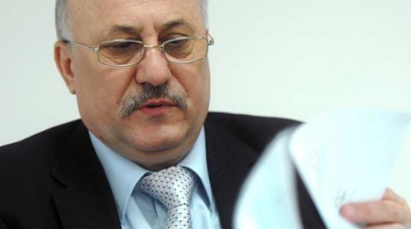 mogulul revolutiei george costin incaseaza de la fiecare revolutionar pe care il reprezinta in instanta sume cuprinse intre 100 si 300 de milioane de lei vechi