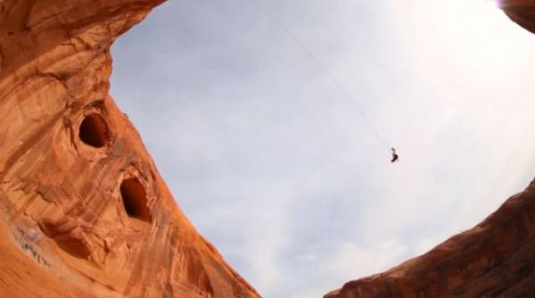 video spectaculos aventura unor tineri curajosi in cel mai mare leagan din lume record de vizualizari pe youtube