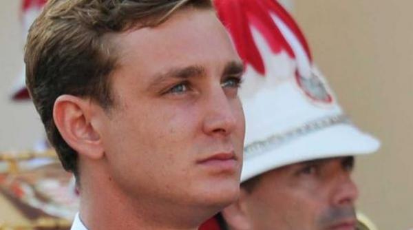 printul de monaco a ajuns la spital dupa o incaierare intr un club fata lui pierre casiraghi este distrusa cu cicatrici profunde