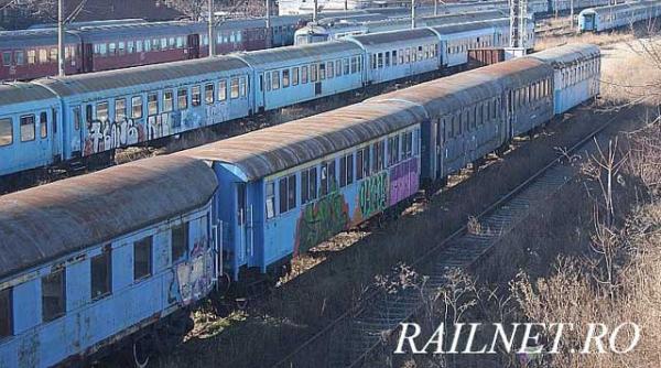 tren de epoca ajuns la fier vechi