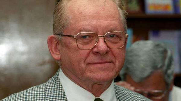 omul zilei carol roman