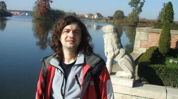 romanul care a mers 100 000 de kilometri cu autostopul cum e sa vezi lumea intreaga pe banii altora