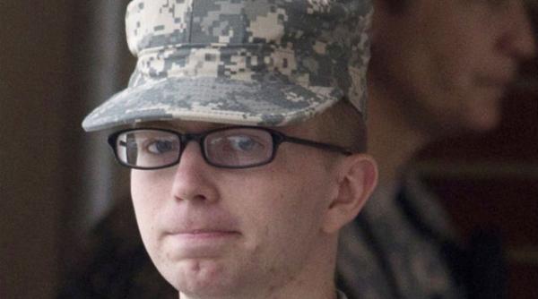 cartita wikileaks pusa oficial sub acuzare vezi ce pedeapsa risca bradley manning