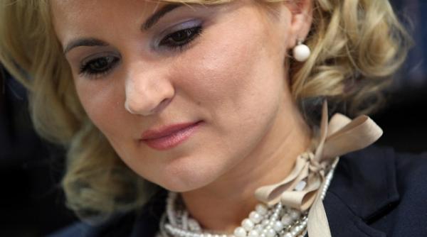 andreea paul vass din 2009 benzina s a scumpit cu 93 in romania fata de 49 in ue concurenta europeana e mai ascutita