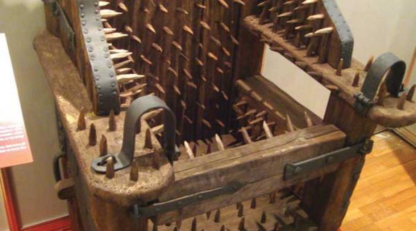 educatia prin tortura 50 de aparate infernale aduse la bucuresti