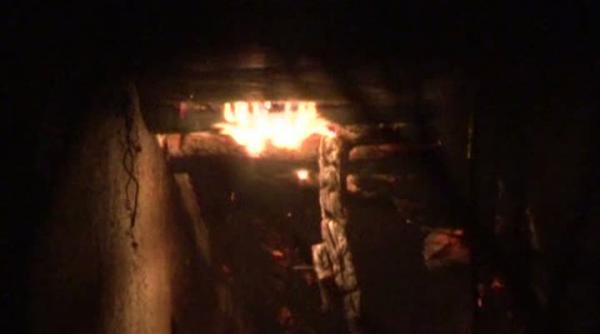 boschetarii incendiaza repetat o cladire aflata langa o benzinarie dintr un cartier timisorean video