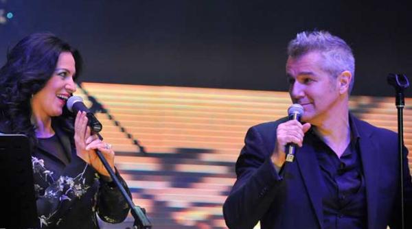 holograf a lansat cele mai noi povesti de dragoste