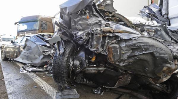 trei morti intr un accident provocat de un sofer incepator care a intrat pe contrasens