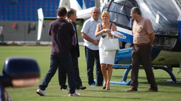 elena udrea isi pregateste esecul politic analistii prevad o infrangere a pdl la primaria capitalei cu becali cu tot