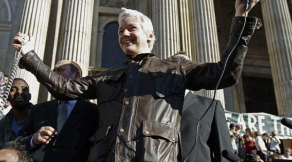 mega alianta vanatorilor de secrete vezi ce lovitura au dat impreuna wikileaks si anonymous