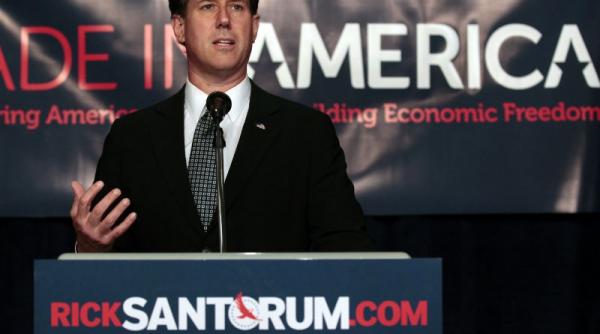 obama nu trebuia sa ceara scuze pentru arderea coranului de catre militarii americani crede prezidentiabilul republican rick santorum