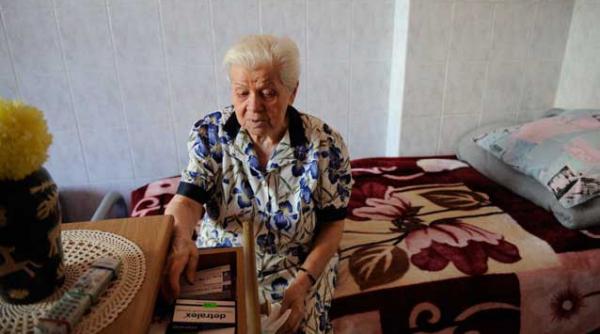 efectul testarii pe romani a prospectelor de medicamente au aparut indicatiile pentru tonti cobaii au confundat prezervativul cu premergatorul si au pus sarcina la reactii adverse