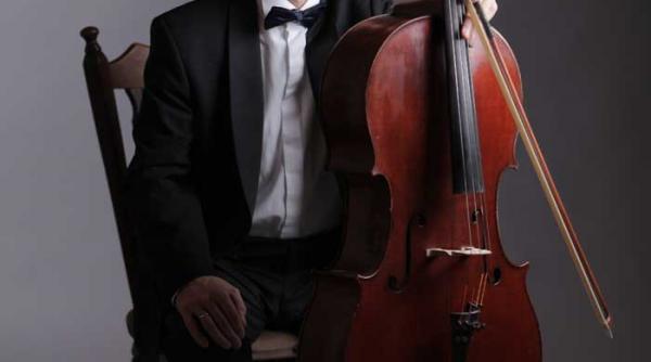 razvan suma cu suitele lui bach pentru violoncel