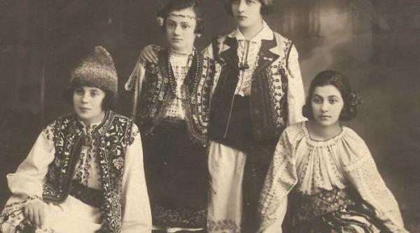 amuleta contra deochiului simbol al lunii sau talisman solar