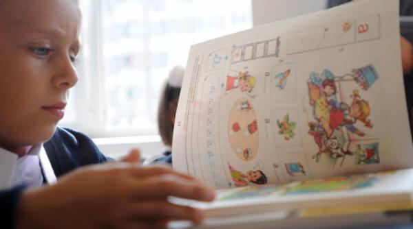 luni incep inscrierile in clasa pregatitoare si clasa i vezi calendarul pentru inscrierile la scolile din capitala