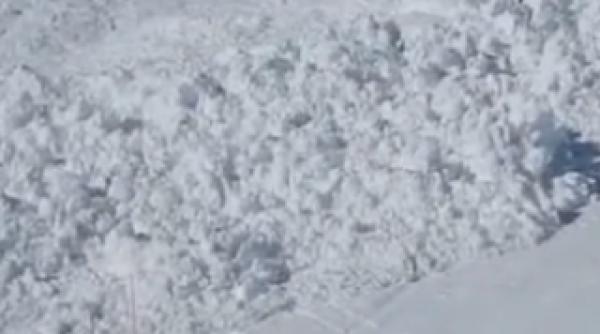 avalansa in direct un cameraman a surprins o cadere de zapada intr o statiune franceza video