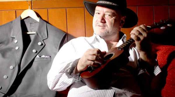 elefantul care intra in teatrul excelsior