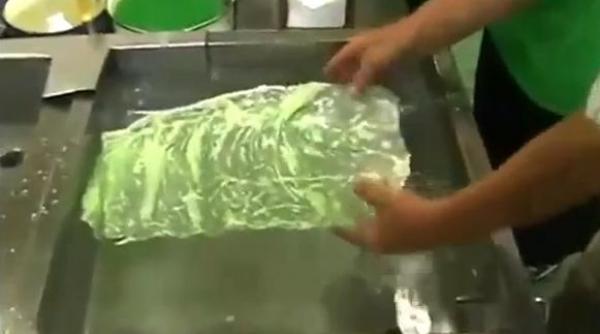 japonezii produc varza in chiuveta in mai putin de 60 de secunde video