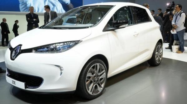 la geneva renault il baga in priza pe zoe