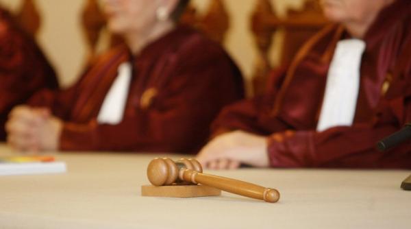 curtea constitutionala a decis guvernul ungureanu este legitim