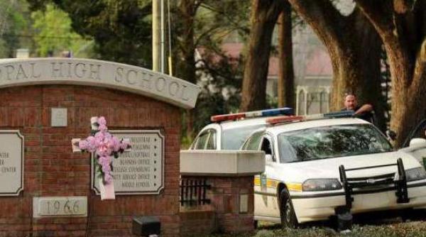 un profesor american concediat a ucis o pe directoarea scolii si s a sinucis