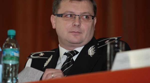 limbaj golanesc al sefului politiei care a insultat un ziarist de la jurnalul national liviu popa nu imi spune mie un ciocoflender de jurnalist liviu popa da ti demisia