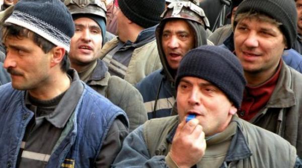 minerii au blocat defileul jiului la aninoasa in a patra zi de proteste