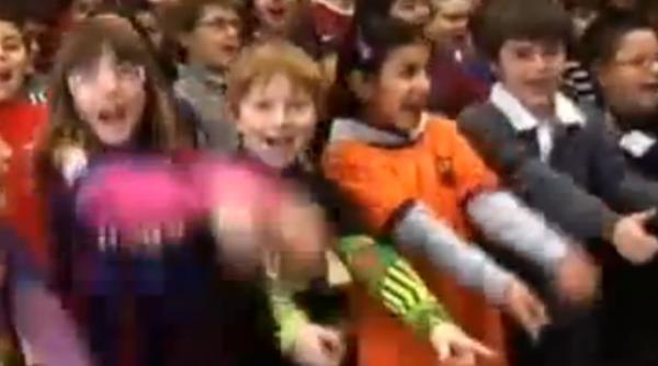 video adorabil zeci de copii au cantat pentru ca guardiola sa ramana la barca