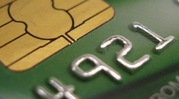 13 romani retinuti in franta pentru escrocherii cu carduri bancare