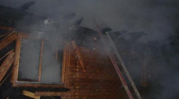 incendiu de proportii la schitul soveja flacarile au cuprins sala de mese si chiliile maicutelor