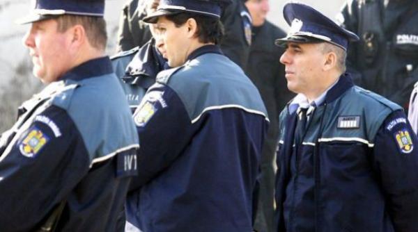 doi suspecti pentru trafic cu droguri in zona centrului istoric cercetati in libertate