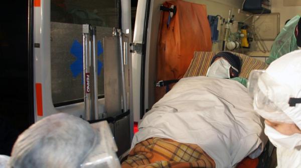 un baiat de 15 ani lovit de o autoutilitara a murit asteptand ambulanta timp de o ora