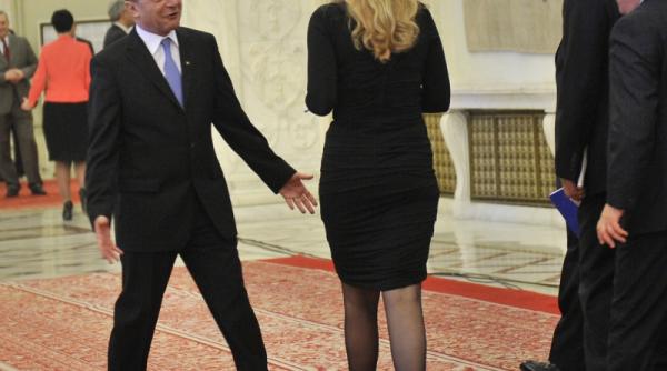 basescu isi anunta iesirea din politica