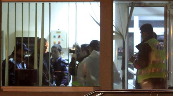 asasinul de la coafor face victime colaterale seful directiei medicale din mai a fost demis