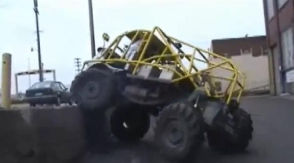 vehiculul care urca peste ziduri mai inalte de un metru video
