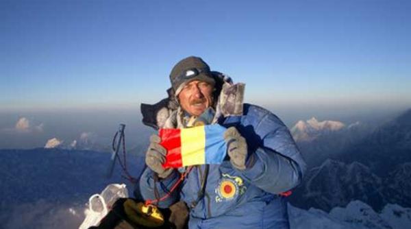 gheorghe dijmarescu everestul alpinistilor din romania a sarit din tren si a trecut dunarea inot sa scape de comunism
